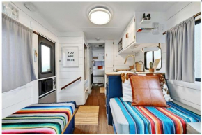 Retro Motorhome - Epic Outdoor Shower and Firepit